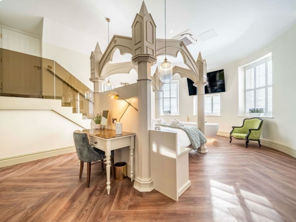 Solid Wood Beds